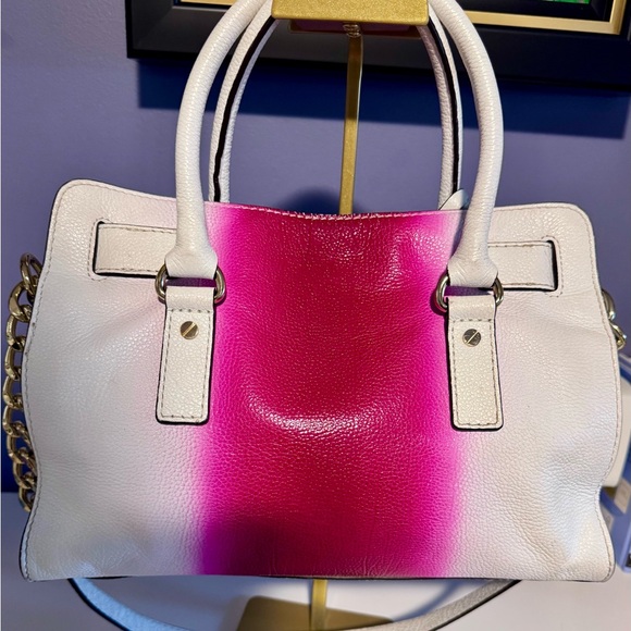 Michael Kors Stylish Pink and White Leather Handbag - Picture 2 of 3